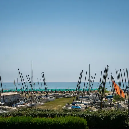 Terrazza Banzai * Anzio